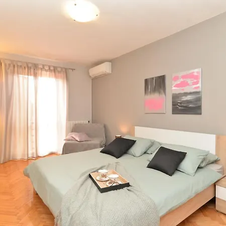 Holiday home Miro 843 *